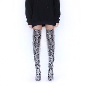 IAMGIA VIPER THIGH HIGHS